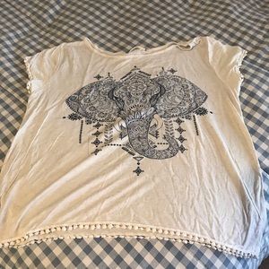 Elephant tee. Medium